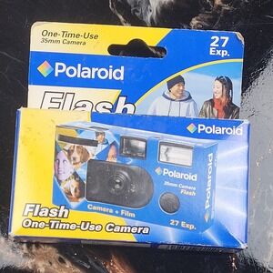 Polaroid Flash One Time Use 35mm Camera 27 Exp Flash expired 01/07